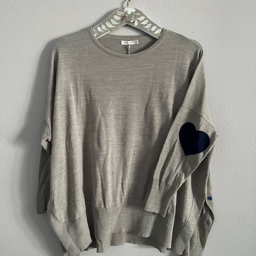 NWT Amour Sweater Gray and Navy